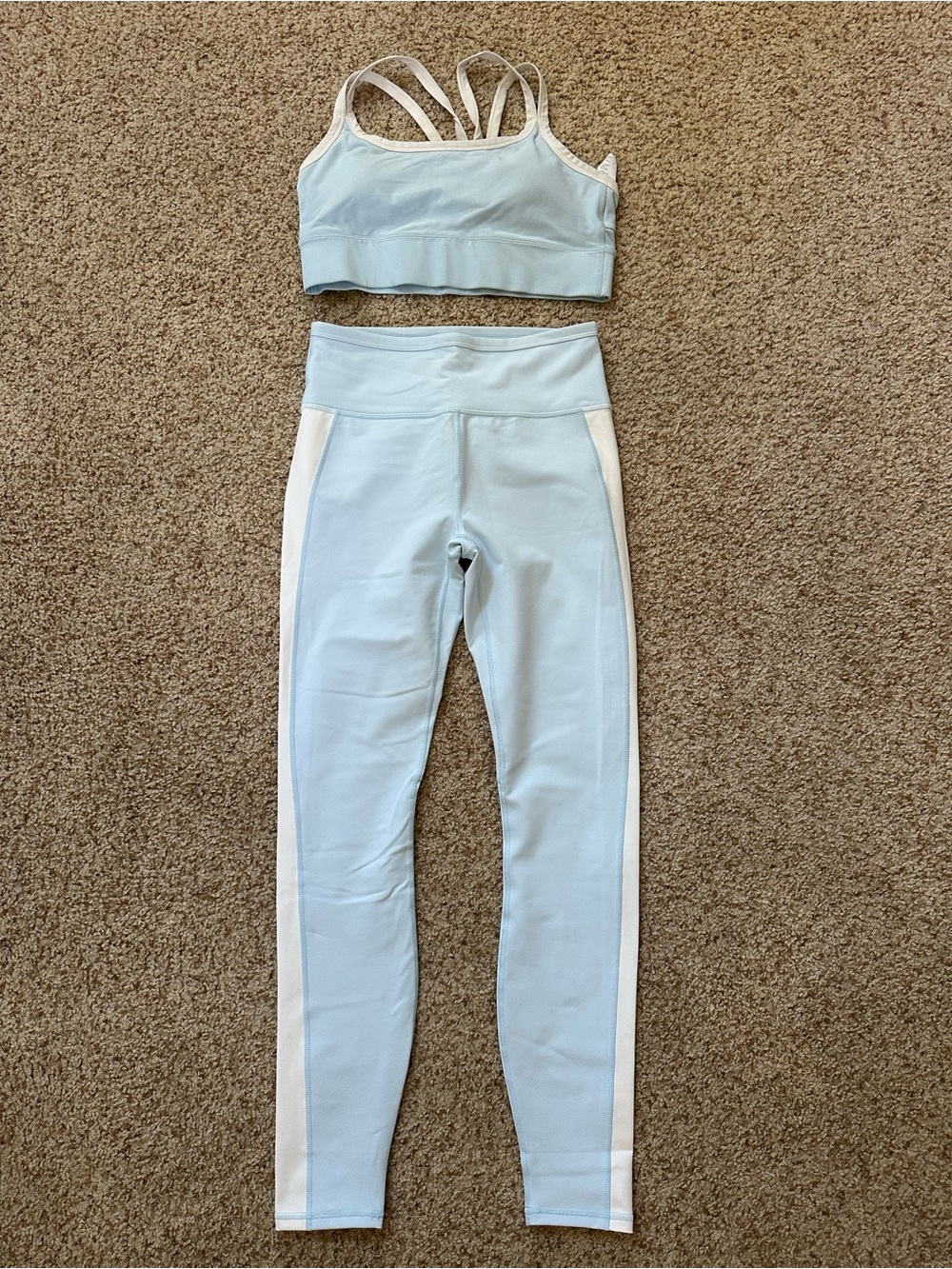 Fabletics Workout Set - Sports Bra & Leggings